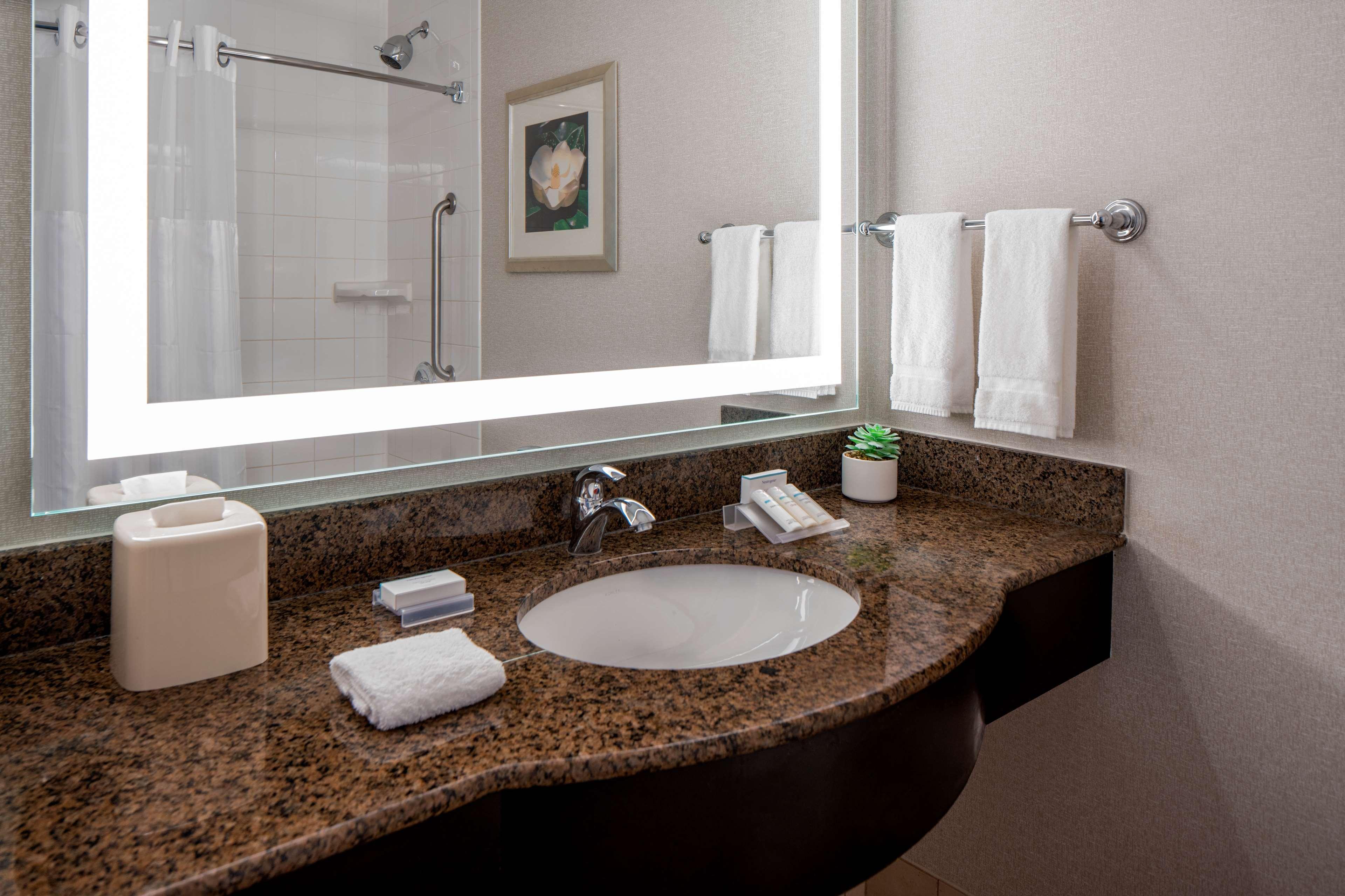 Hilton Garden Inn Jackson Downtown Ngoại thất bức ảnh