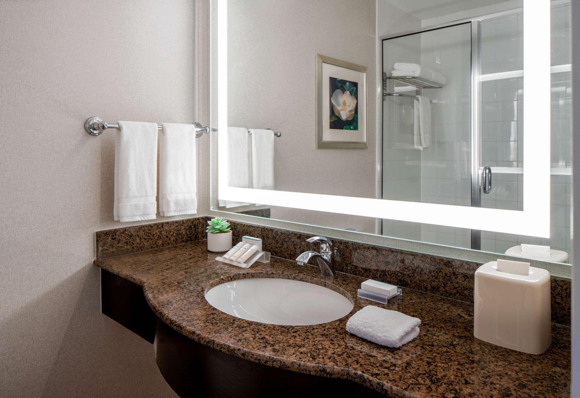 Hilton Garden Inn Jackson Downtown Ngoại thất bức ảnh